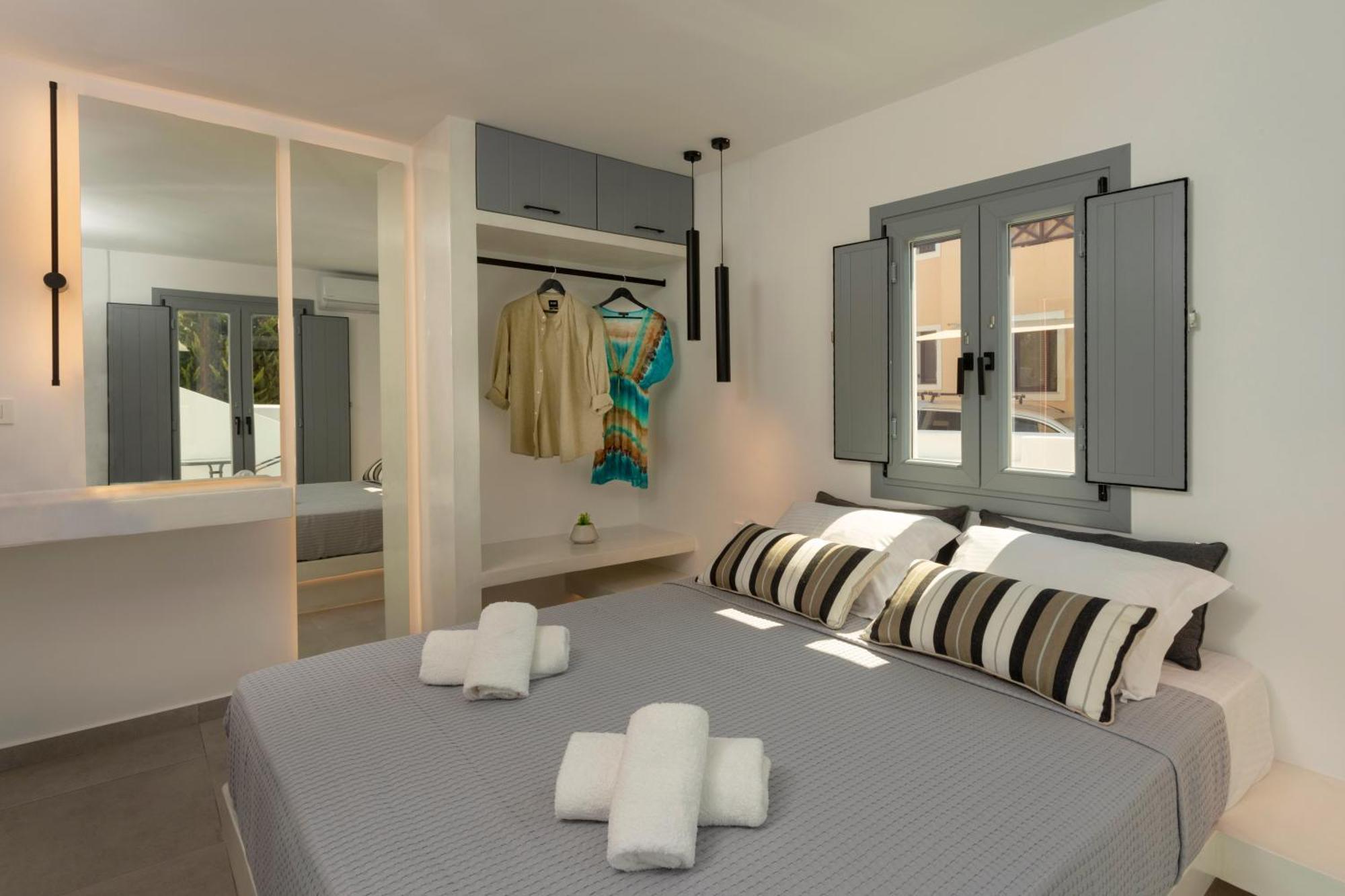 Linea Luxury Suites Fira  Dış mekan fotoğraf